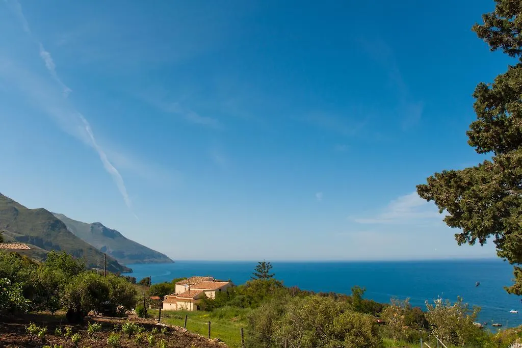 Cialoma Home Holiday Scopello  Italia